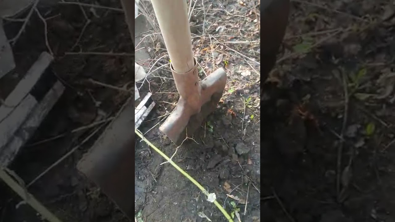 Лопата воткнута в землю - это штыковая лопата 19-го апреля