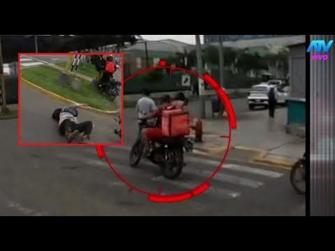 Repartidor pasa semáforo en rojo y provoca brutal accidente en el ...
