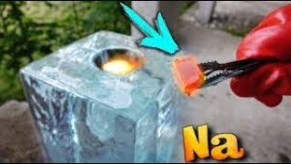 Was Piert Wenn Man Natrium In Ein Riesen Eisblock Steckt Experiment