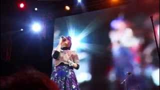 Yuna - Lights & Camera