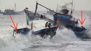Tàu cá vào cửa biển LaGi nguy hiểm nhất Việt Nam sóng ngầm lên quá nhanh