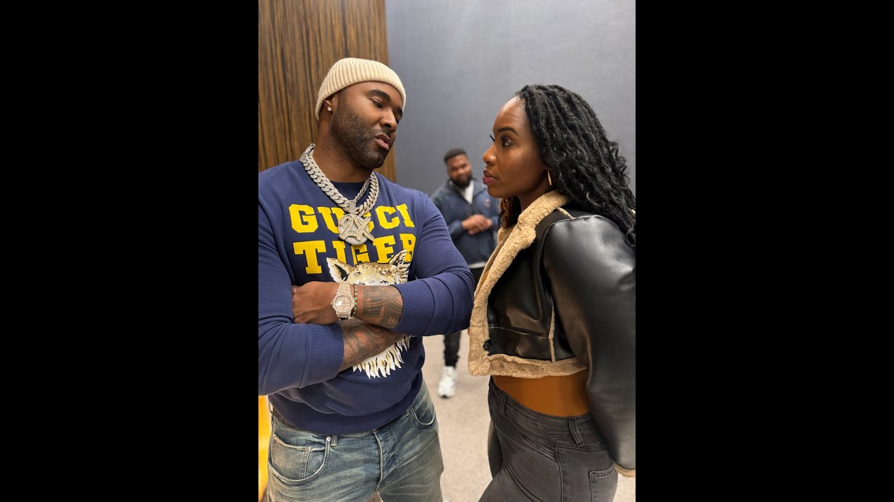 When Rashal walks in on Mike and Sunny having a moment! - YouTube