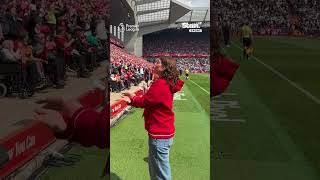 'You'll Never Walk Alone' but make it sign language 🤟 #PremierLeague #Liverpool #YWNA
