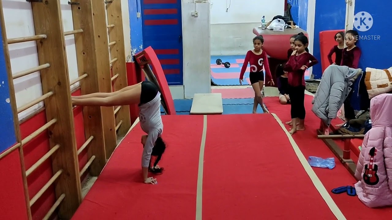 تعليم مهاره الوقوف علي اليدين