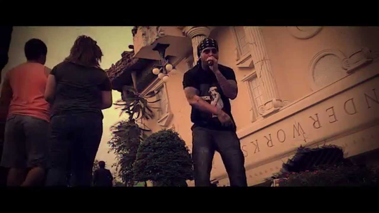 AL2 El Aldeano - Musik (VIDEO OFICIAL) - YouTube