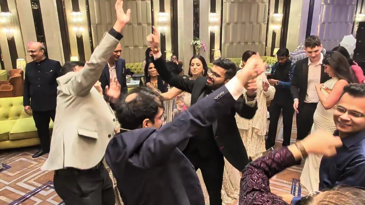 Aashita ring ceremony dance performance on mix music #bijuria#Dilliwali Girlfriend 