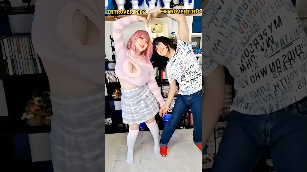 INTROVERTIDO VS EXTROVERTIDO 💃 ¿QUIEN GANA? #cosplay