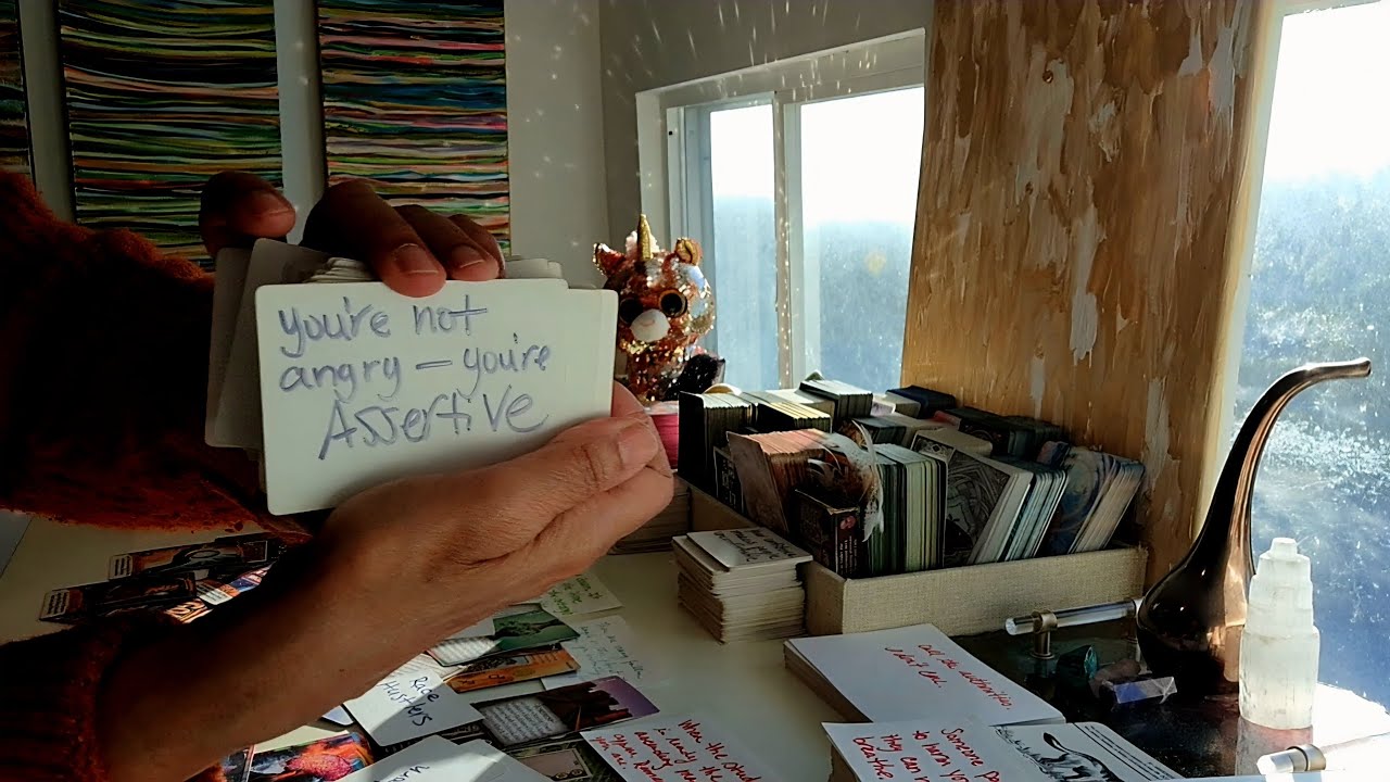 ТЫ СЛИШКОМ МНОГО ЗНАЕШЬ...