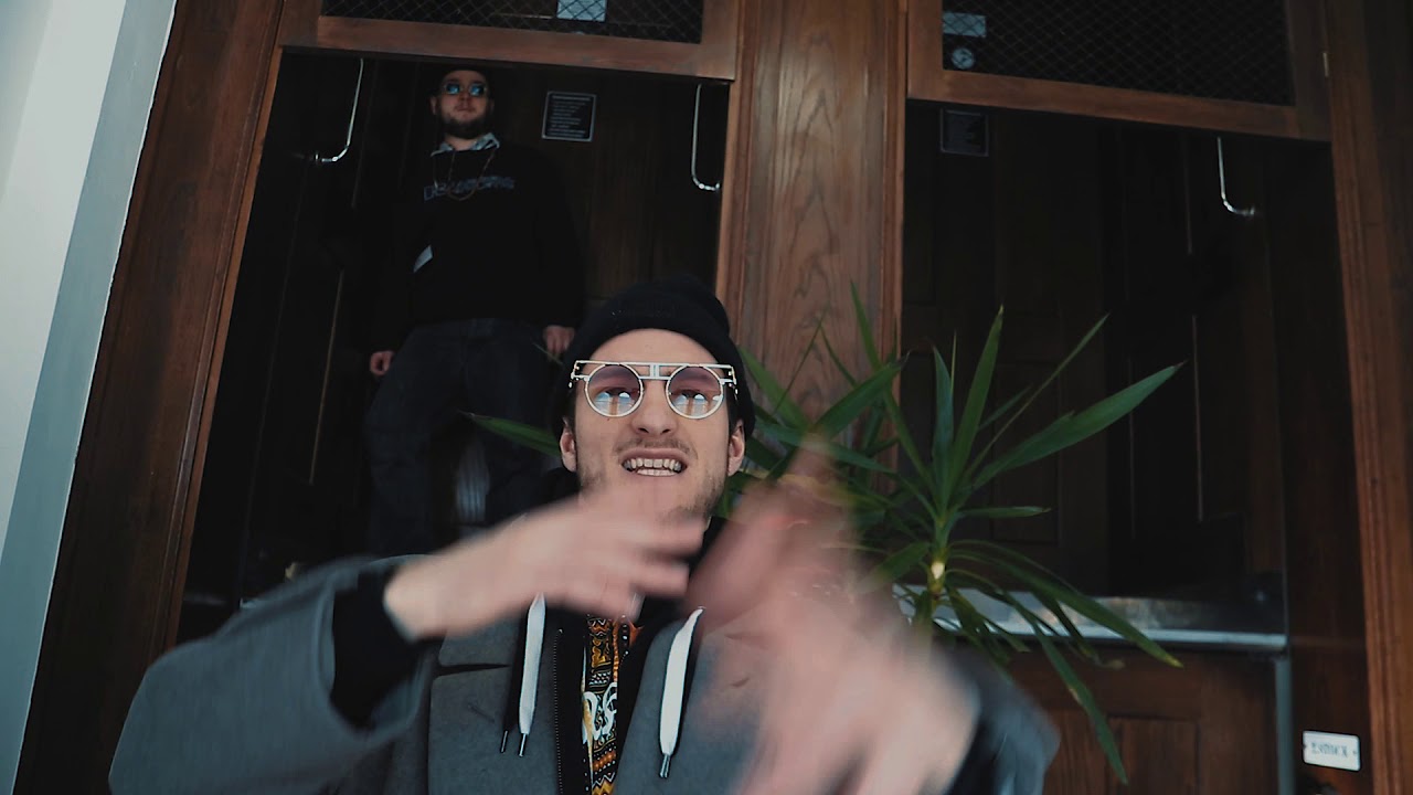 Watch GALV "Klemmende Fahrstuhltür" (prod. by FUZL) on YouTube Watch GALV "Klemmende Fahrstuhltür" (prod. by FUZL) on YouTube