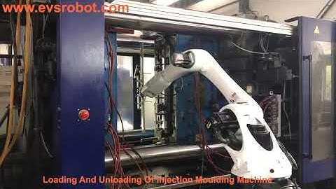 robot SYR010  Loading and unloading of injection moulding machine 1