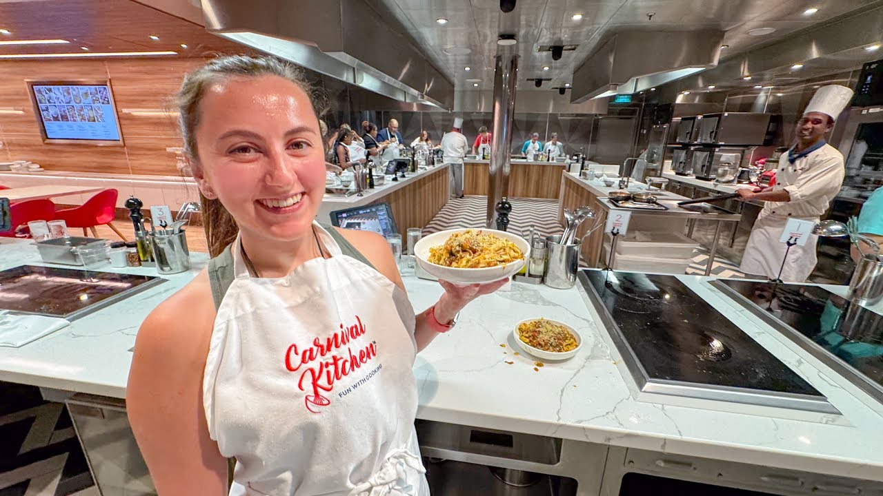 День празднования карнавала на море!