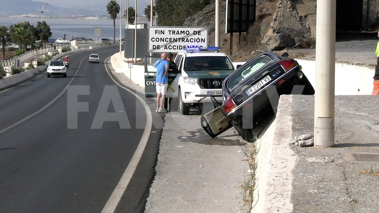 Accidente en la carretera del Chorrillo: otro coche semivolcado