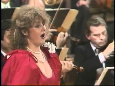 OFFENBACH - Les contes d'Hoffmann - Edita Gruberova canta l' aria di Olympia