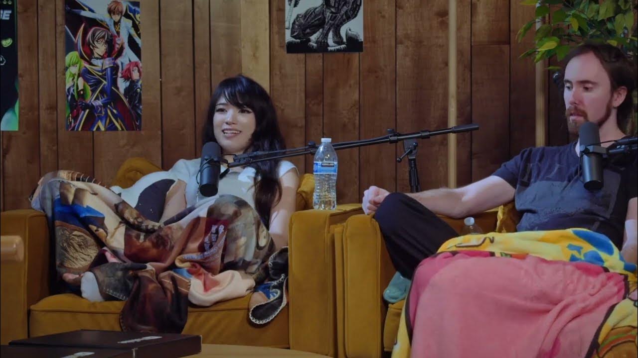 Emiru, valkyrae, amouranth, & other women in socks YouTube