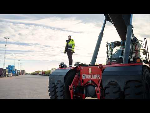 Can HVO power this 90-ton reach stacker? | Volvo Penta