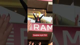 Sneijder Nog Altijd Immens Populair Bij Galatasaray