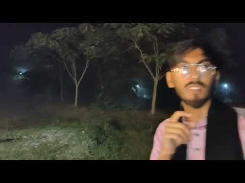 খাবার পরিবেশনের আগে কিছু সময়ের জন্য সবাই শিল্পি হয়েছিলাম