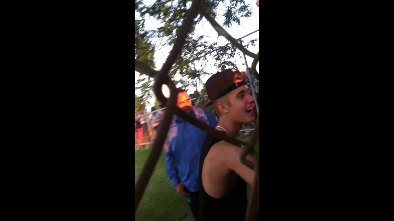 Justin Bieber meets fans before concert in Chicago