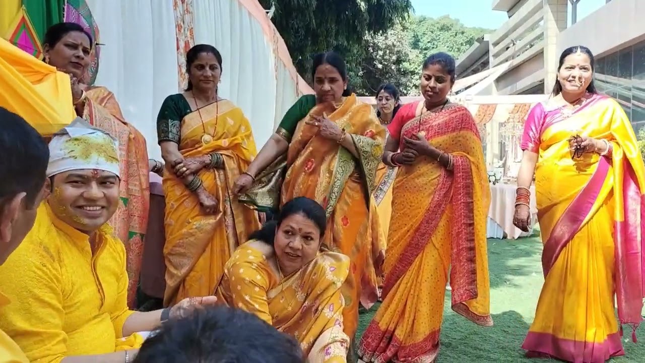 अनुराग रावत की हल्दी की रस्म मोती बाग में