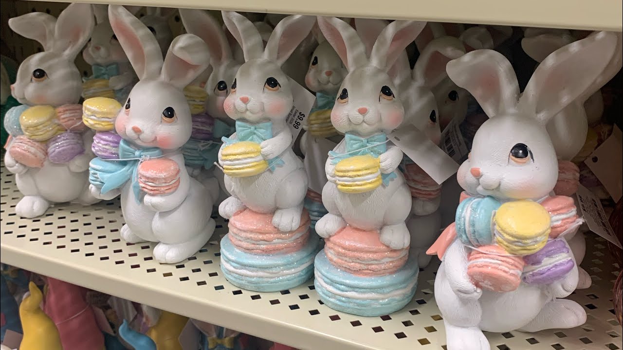 Come with me to Hobby Lobby! Let’s check out Easter decorations yay!🖤🐣🐇