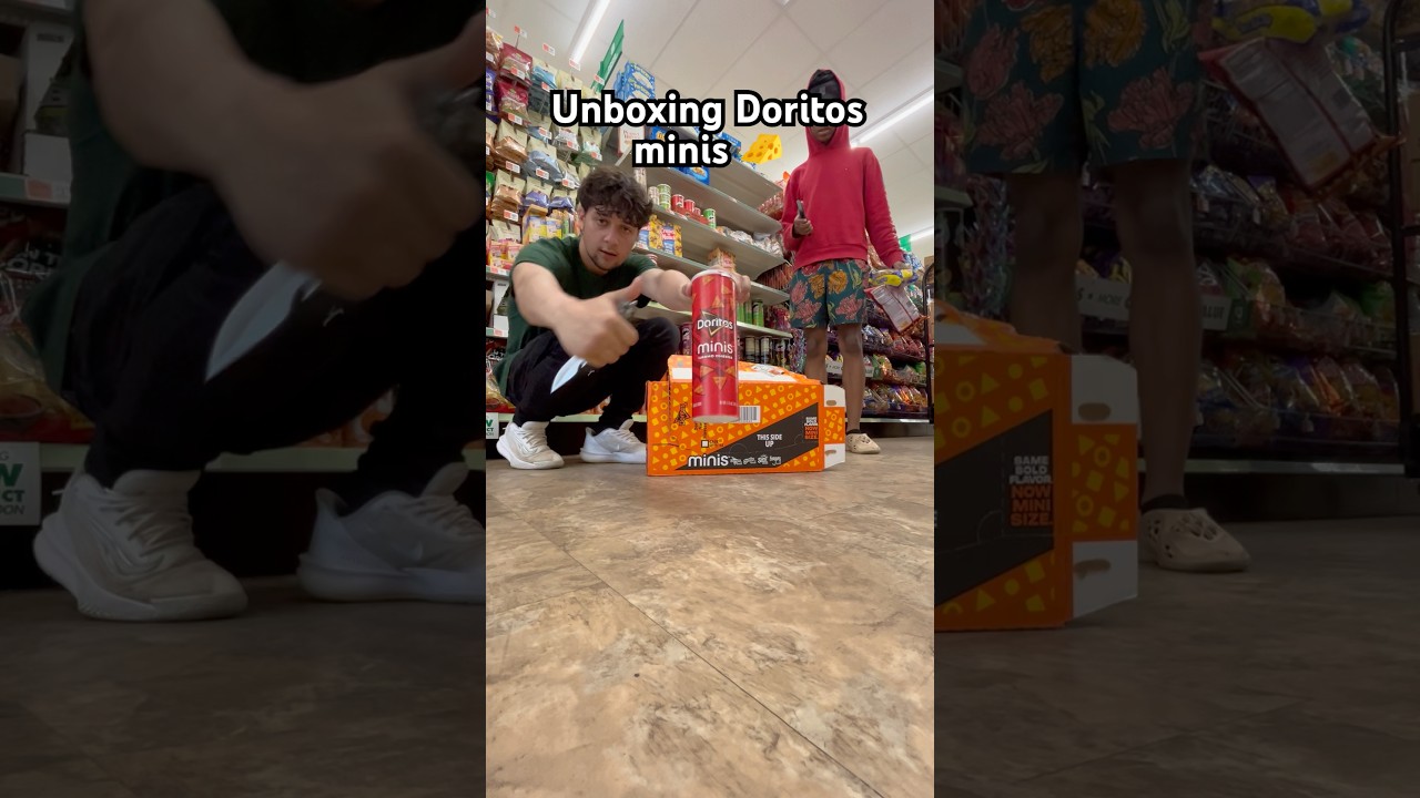 Unboxing Doritos minis 🧀