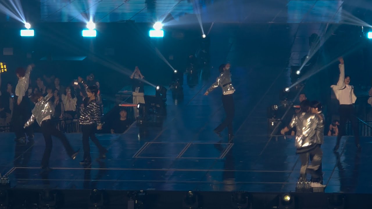 250322 ATEEZ Dancing Like Butterfly Wings / World Tour Finale In Seoul day 1 [Towards The Light :...