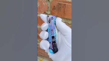 Benchmade Bugout. entropic anodizing.