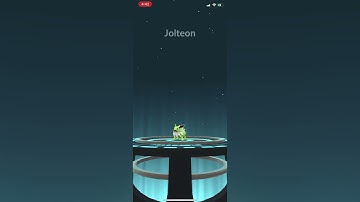 Pokémon Go - Evolving shiny Eevee into shiny Jolteon | Shiny Pokémon | shiny Eevee community day