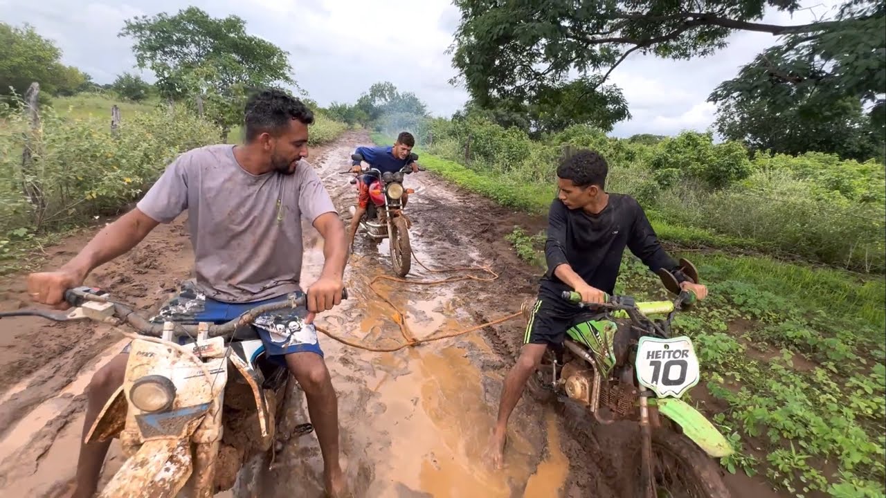 MINHA PRIMEIRA TRILHA COM MARCOS E BRUTINHO MINHA MOTO DEU PROBLEMA 😵‍💫