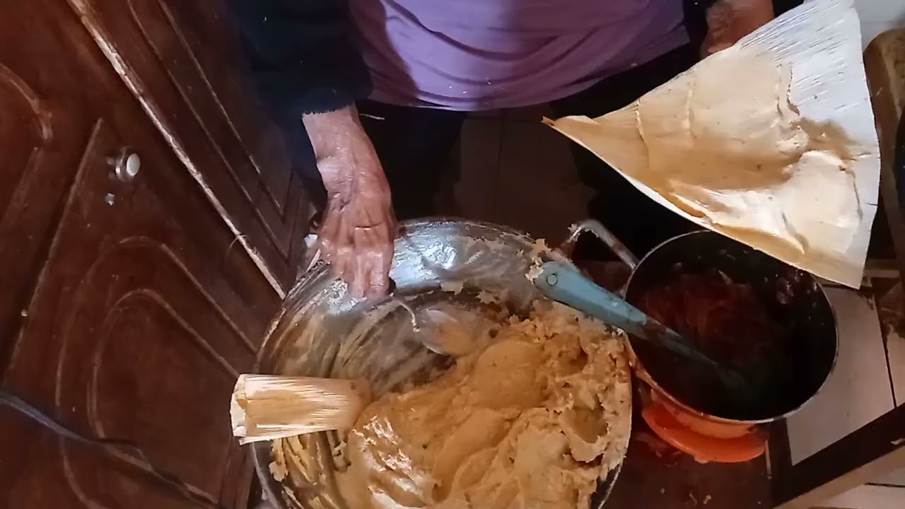UNOS RICOS TAMALES  BIEN RICOS CON DOÑA BETY 