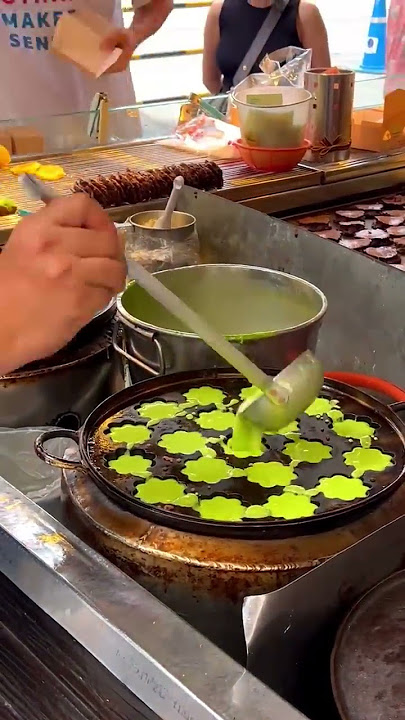 POPULAR Pandan Pancake!! | #thailand #bangkok #streetfood #foodstreet #thailandstreetfood #shorts