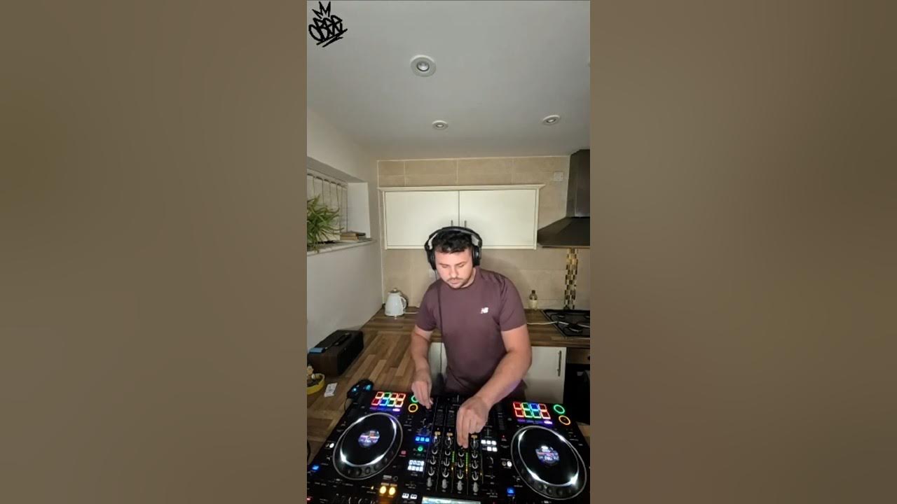 🔥Daily Blends🔥Charlie Shell - Hitz 4 the Hood, Bushbaby & Floppy Disk🔊✅🔥 #djlife #ukgarage #ukg 🔥Daily Blends🔥Charlie Shell - Hitz 4 the Hood, Bushbaby & Floppy Disk🔊✅🔥 #djlife #ukgarage #ukg