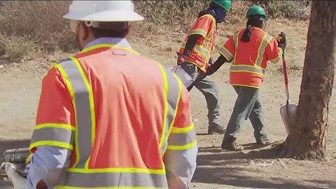 San Diego City crews clear homeless encampments near freeways