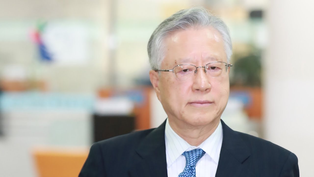 newspaper mockup 'KT 부정채용' 이석채 전 회장 10일 1심 선고 / 연합뉴스TV (YonhapnewsTV)