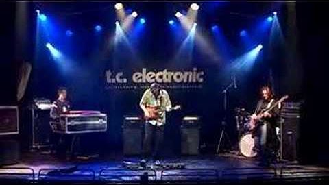 Marc Cooper playing live with G-System and VPD1