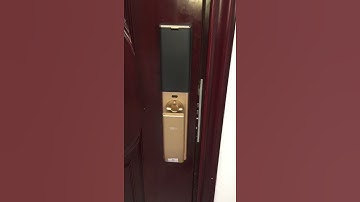 Lắp khoá nhận diện khuôn mặt tại Royal City