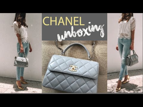 Chanel So Black Trendy CC 22B unboxing and see what fits. 