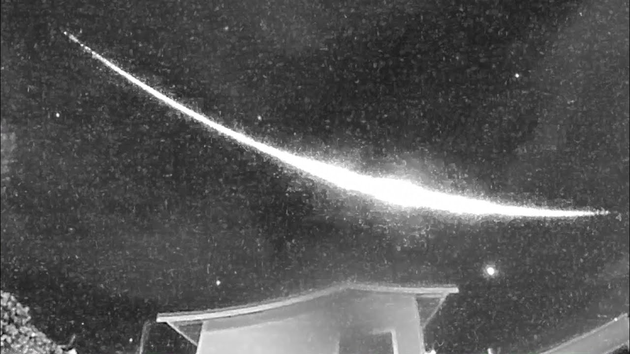 Meteor Fireball Over Seattle (2023-04-18)