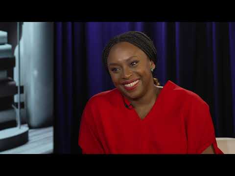 Chimamanda Ngozi Adichie parle de littérature, de féminisme et d’universalité
