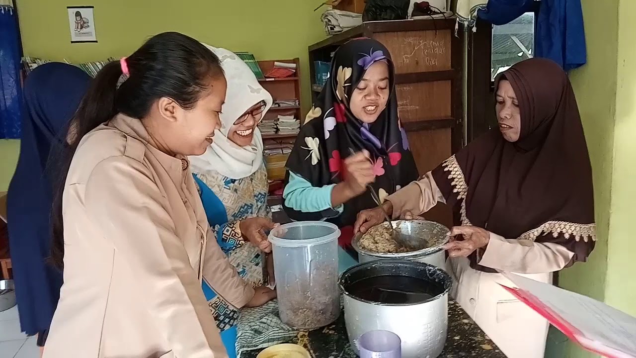 Tutorial membuat jamu beras kencur ala guru SDN 3 Panggungrejo 