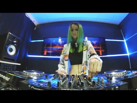 Miss Monique - Mind Games Podcast 067 (Live, @Radio Intense  April 2017) // Progressive House