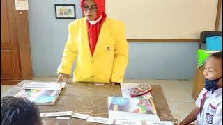 Media pembelajaran dengan Kartu Kata Kelas 1