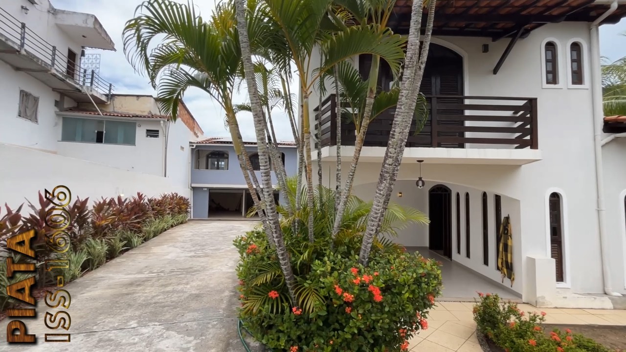 CASA PORTEIRA FECHADA EM TERRENO DE 975m² EM PIATÃ