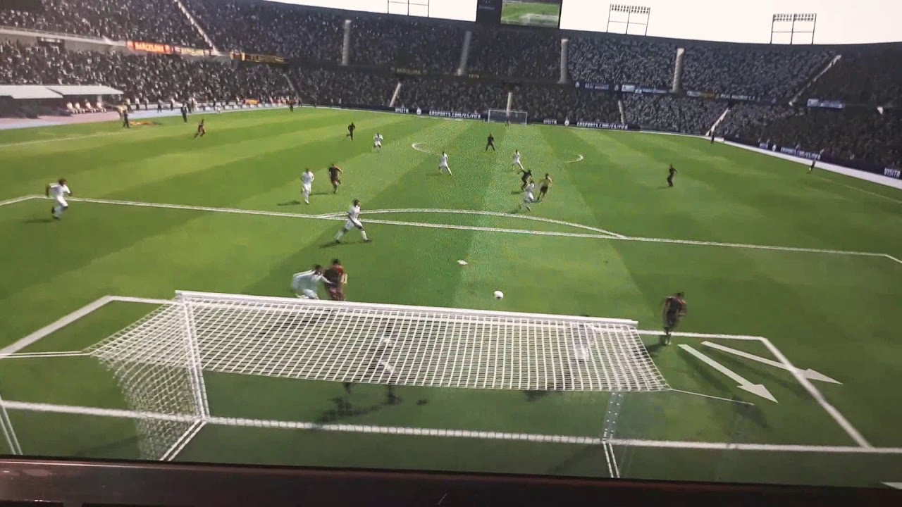 Philippe Coutinho's first goal for FC Barcelona....(in fifa 18)