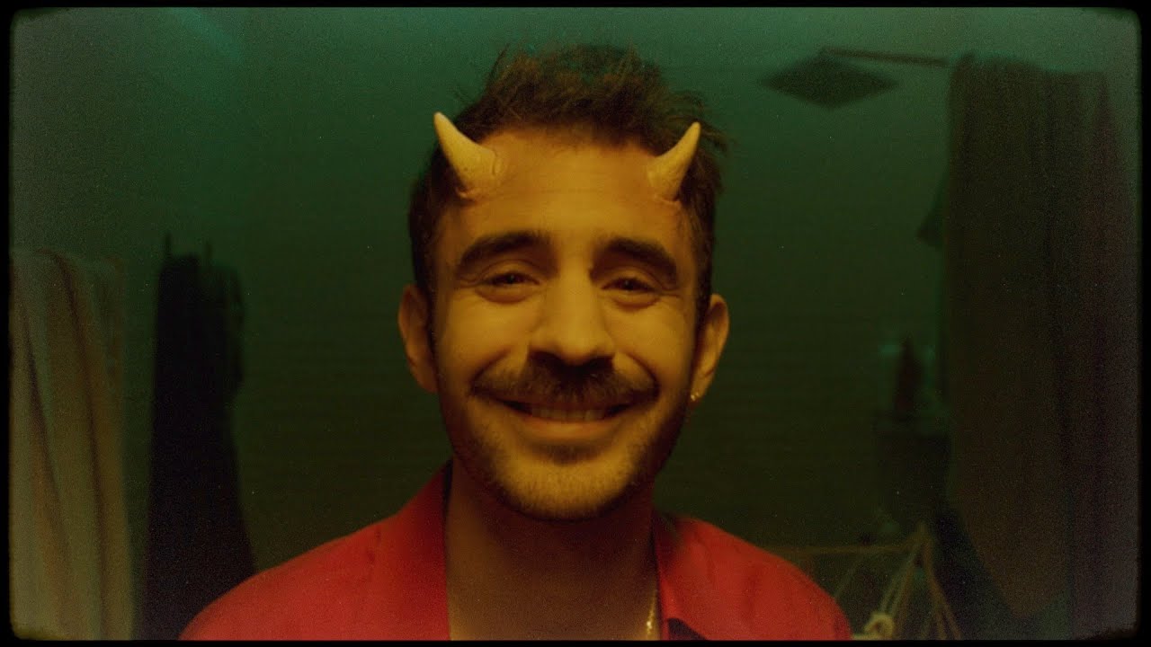 Zaoui - MAUVAIS (Clip officiel) auf YouTube ansehen