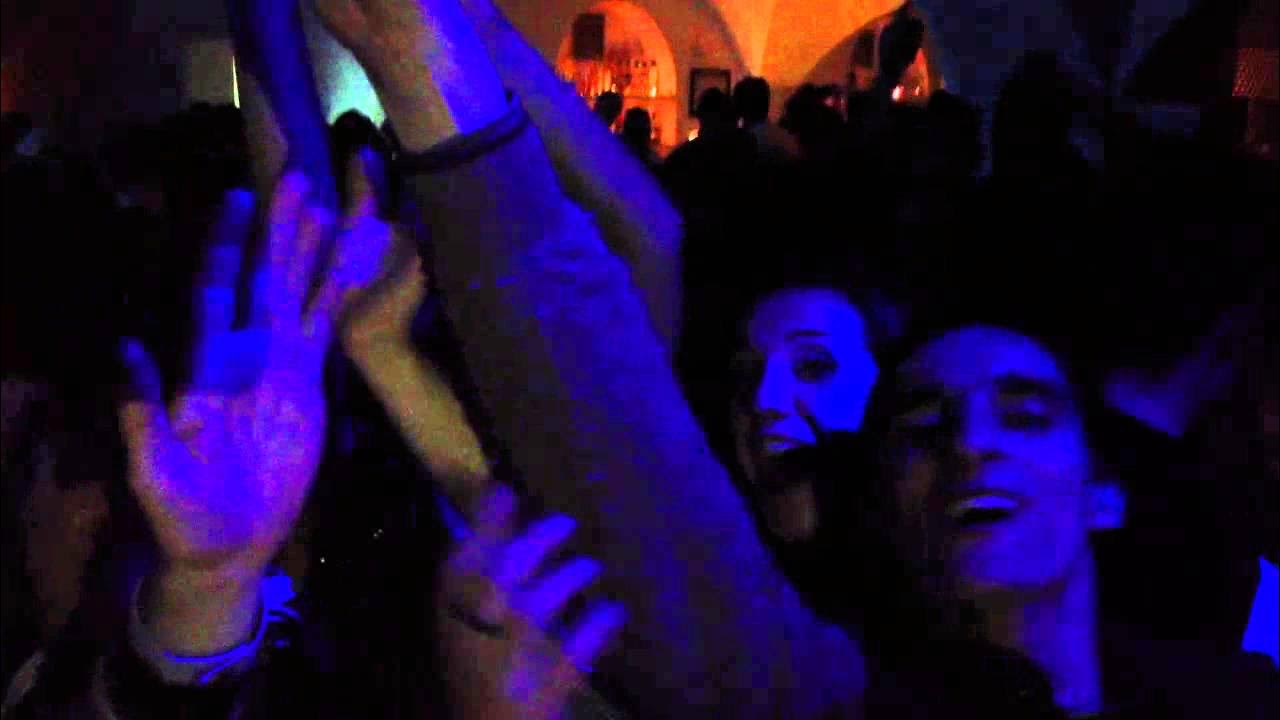 22 Minutes Dancing around the World with JAMIE LEWIS 22 Minutes Dancing around the World with JAMIE LEWIS
