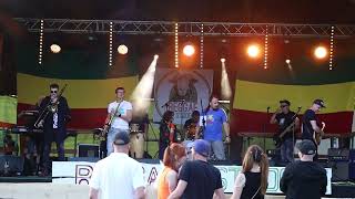 Reggae w Stodole 2024, Kobiór - Krzywa Alternatywa - Stoję na głowie