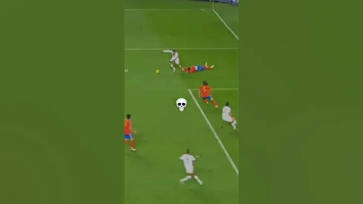 Ronaldo left these defenders on the floor 🥶😱|| #trollface #edit #shorts