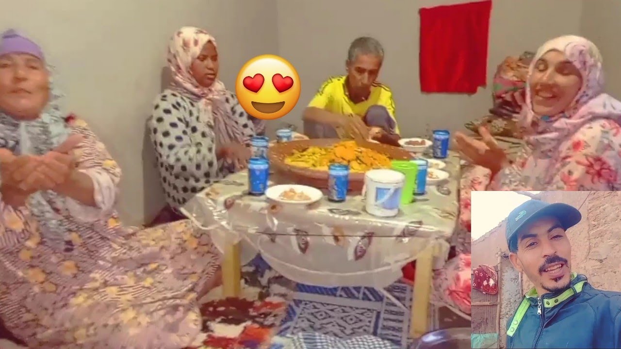 أول فطور مع الحباب🤗 نوال حلفت مدير شي حاجة حيت مفيقوهش لصحور 🤣 لموت ضحك تفرجو حتا لخر🤭🤣