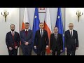 Польша сталкивается с политическим и институциональным кризисами